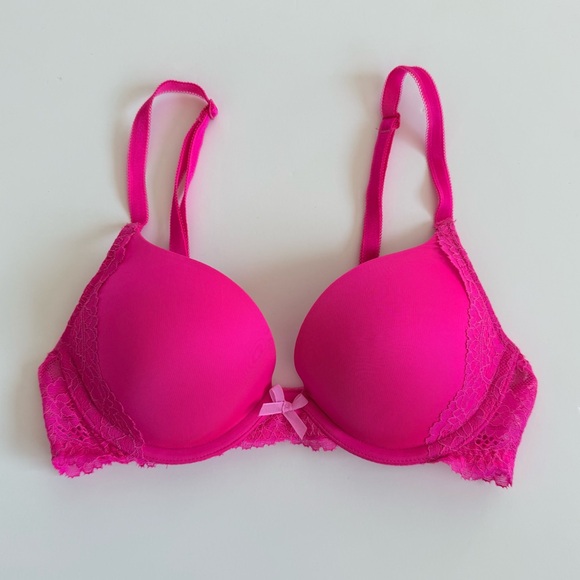 Victoria’s Secret Dream Angles Push Up Bra in Bright Pink size 32B - Picture 1 of 4